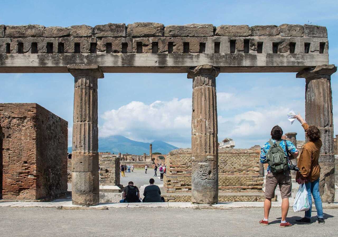 Pompeii Small Group